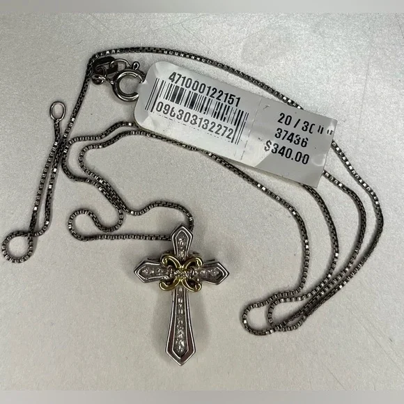 16 1/2 inch chain cross necklace… cross size comparison. - Picture 4 of 4